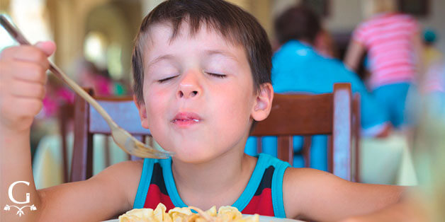 Tips de comida saludable para niños en fiestas infantiles.