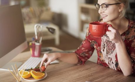 5 tips para comer saludable en la oficina
